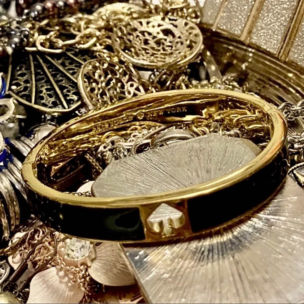 2 LB Gold & Silver jewelry lot~ all wearable~ signed and unsigned~ Fab Variety